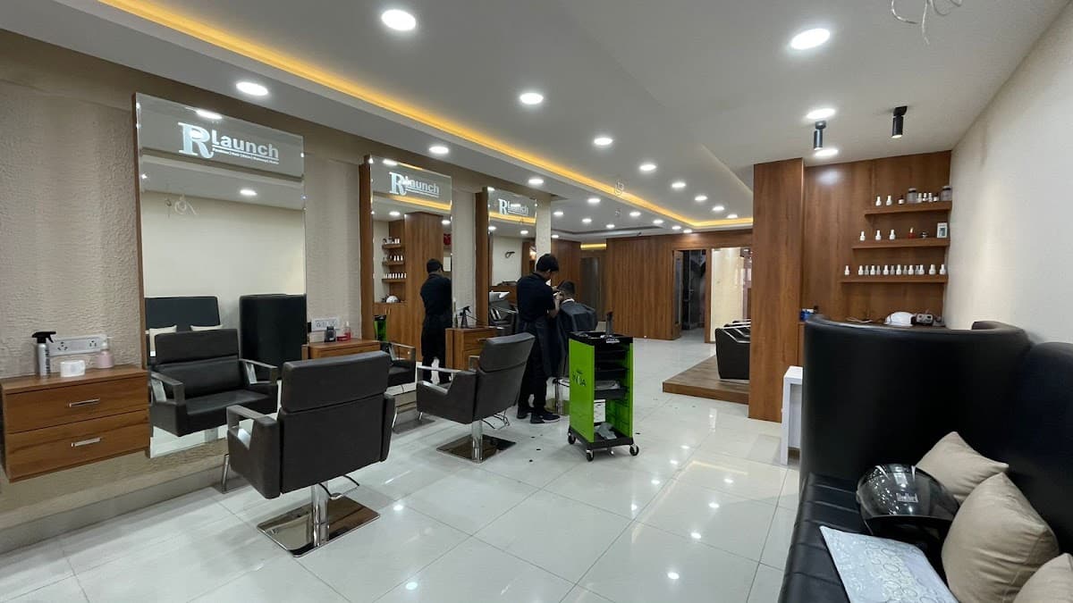 R LAUNCH SALON / Best | Top Salon in Ranchi