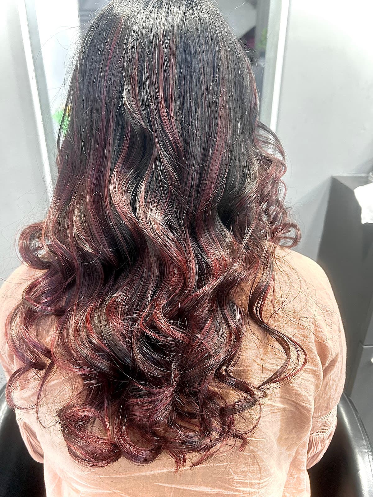 De AAINA UNISEX SALON