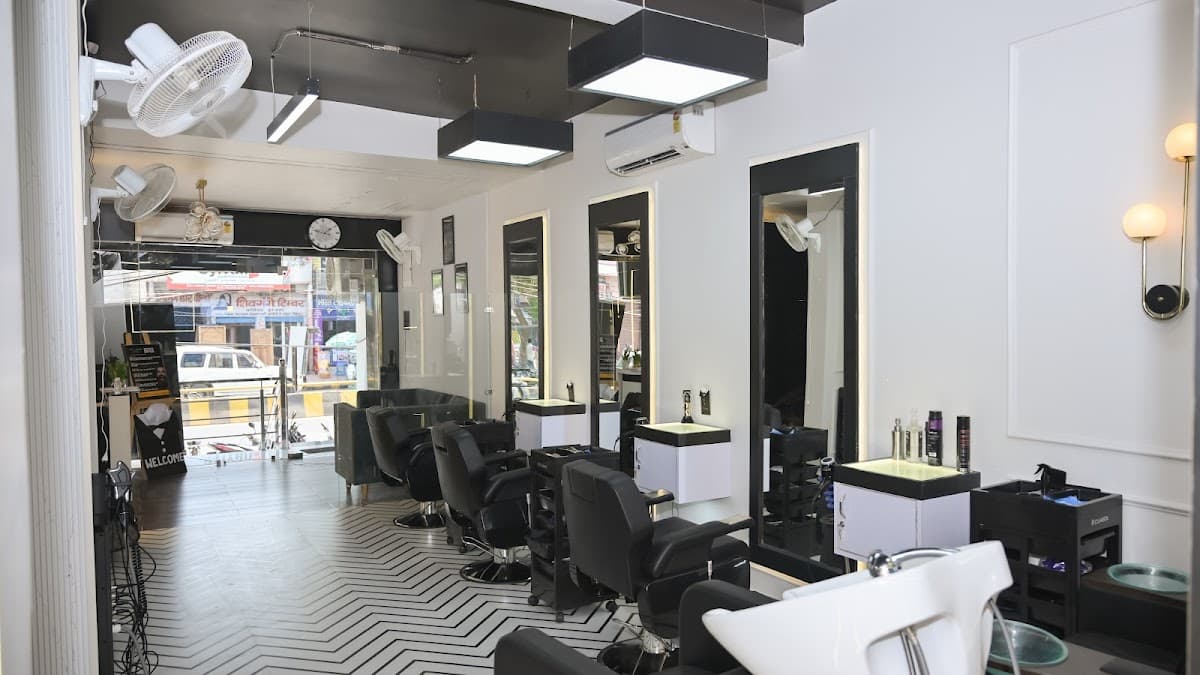 MENN & CO SALON PAHARIYA