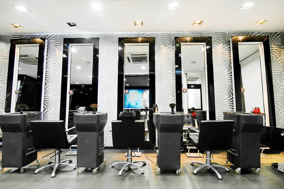 Calvin and Hobbes Fashion Salon | Unisex | Men’s Grooming and Haircuts | Bridal Makeup | Ranchi