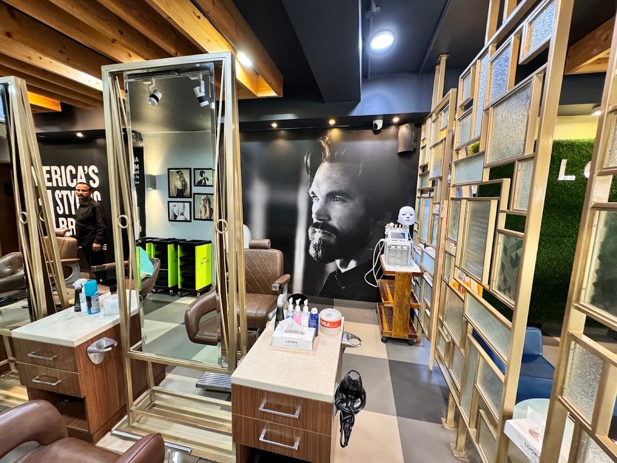 Looks Salon