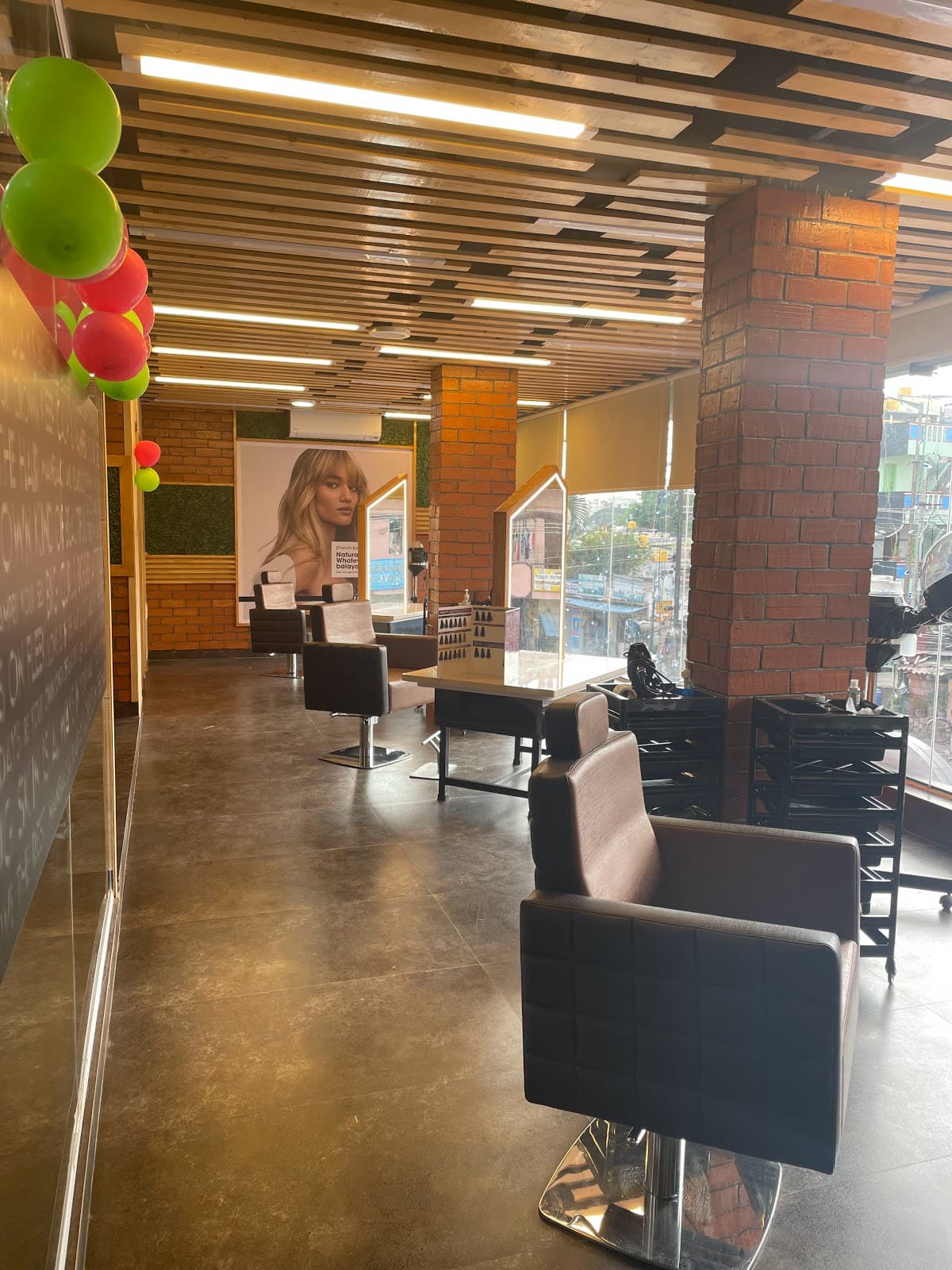 Green Trends Unisex Hair & Style Salon