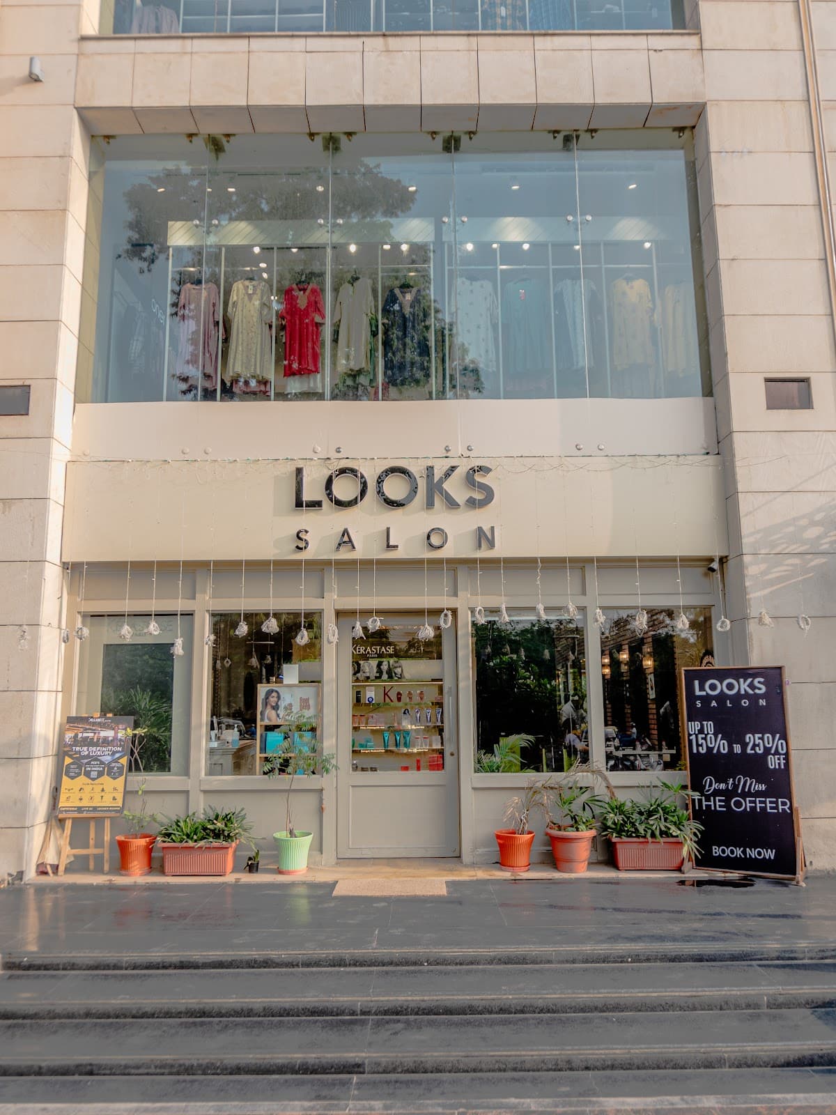 Looks Salon