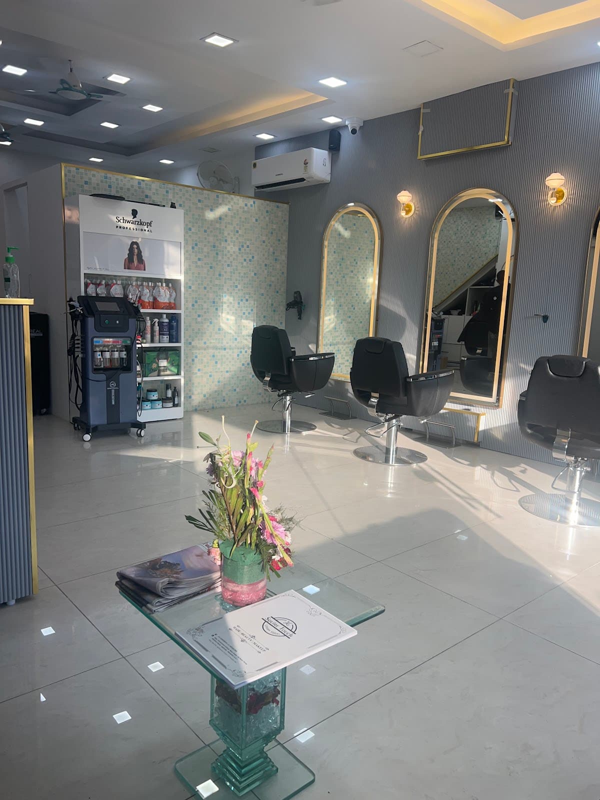 Squire Touch Unisex Salon