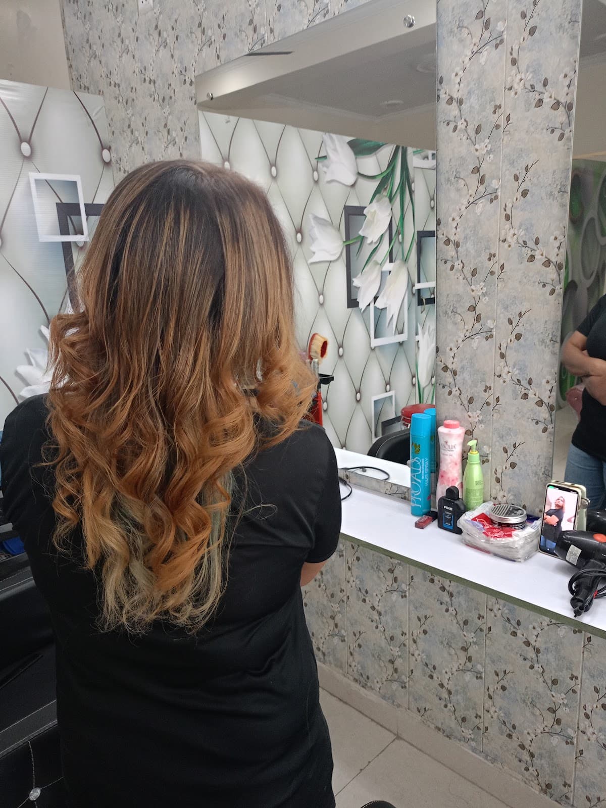 Beyond Beauty Unisex Salon