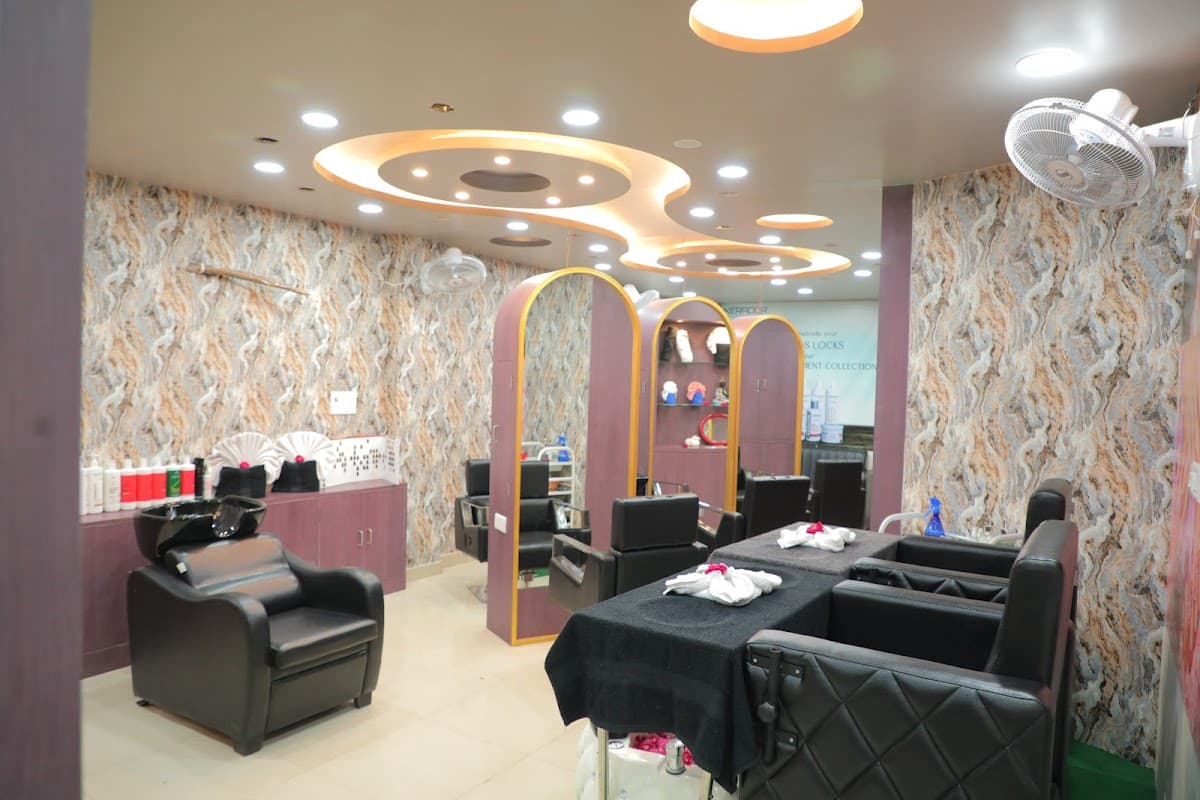 Mr. & Mrs. Unisex Beauty Salon | Salon | Beauty Parlor in varanasi